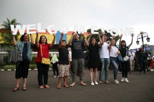 WNI yang telah menjalani observasi Corona di Natuna, Kepulauan Riau tiba di Bandara Halim Perdana Kusuma dan telah dipulangkan ke kampung halamannya masing-masing.