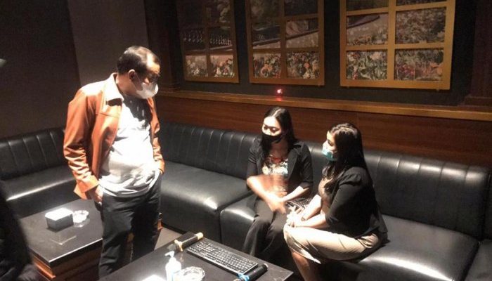 Penggerebekan Vanesa BSD Karaoke. (Dok Polri)
