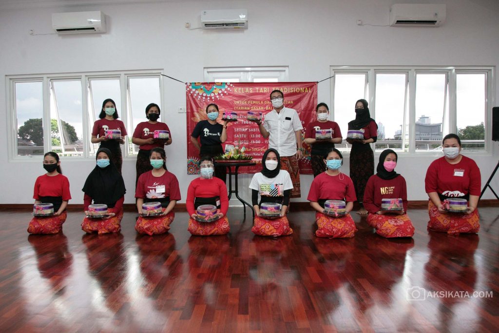 Kelas Tari Tradisonal - Kuncoro Widyo Rumpoko 00