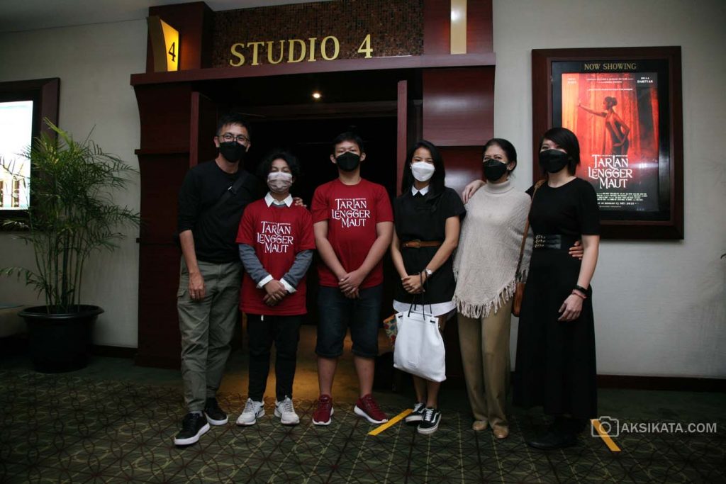 Nonton Bareng Tarian Lengger Maut - Kuncoro Widyo Rumpoko 00