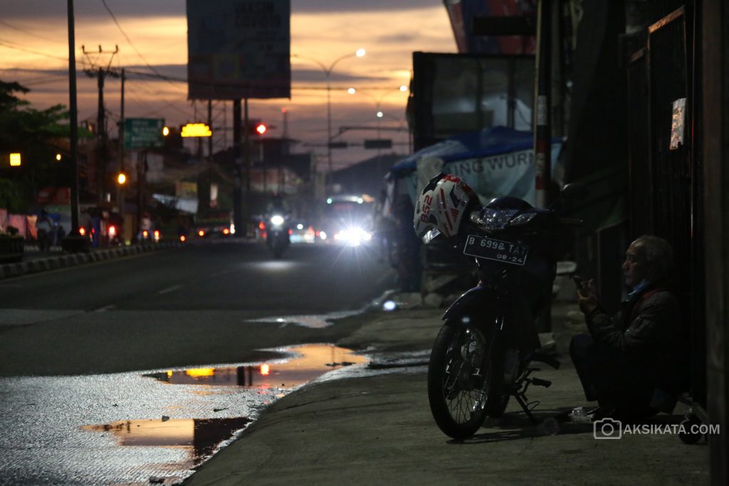 Pemudik Sepeda Motor Terjebak Macet - Kuncoro Widyo Rumpoko 00