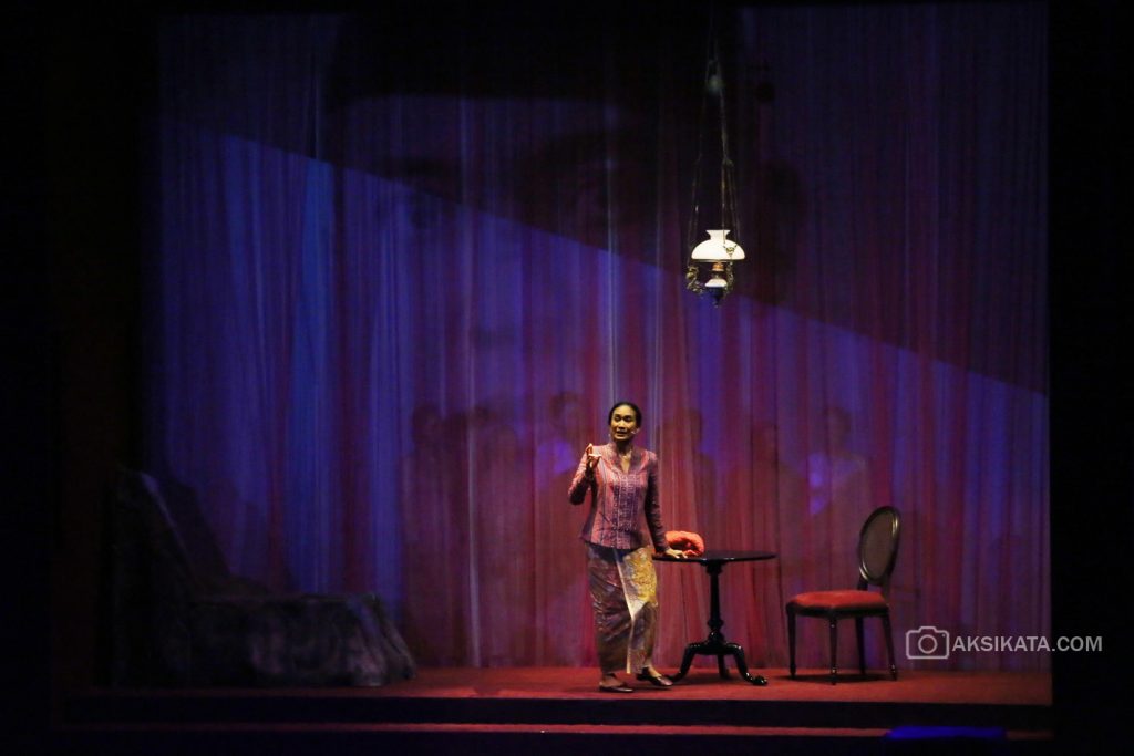 Pementasan Teater Monolog Inggit Garnasih - Kuncoro Widyo Rumpoko 00